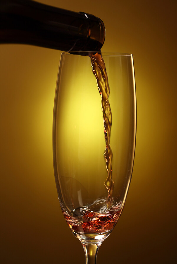 一杯葡萄酒图片