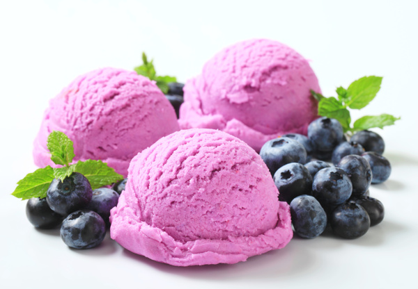 水果与紫色冰激凌图片