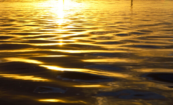 海面夕阳倒影