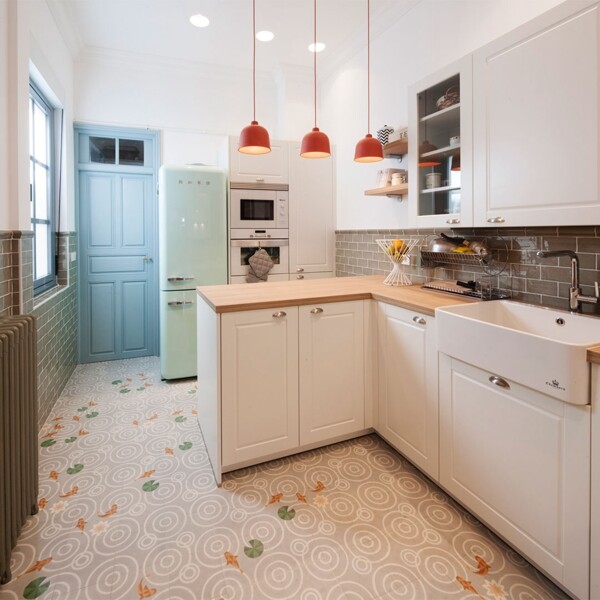 小户型欧式现代创意厨房地砖装修效果图