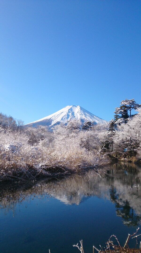 高清冬季富士山图片