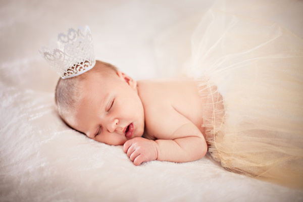 睡觉的可爱公主图片