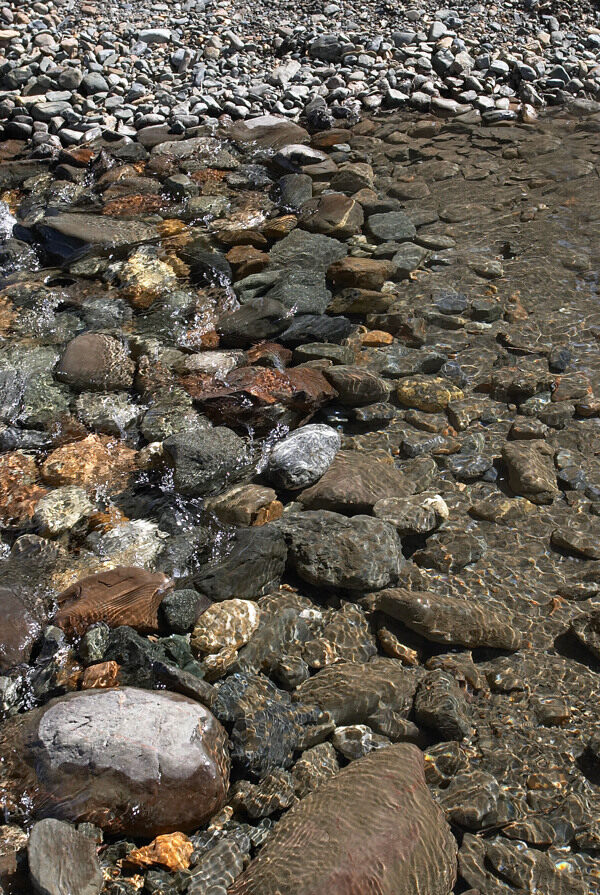 海滩石头图片