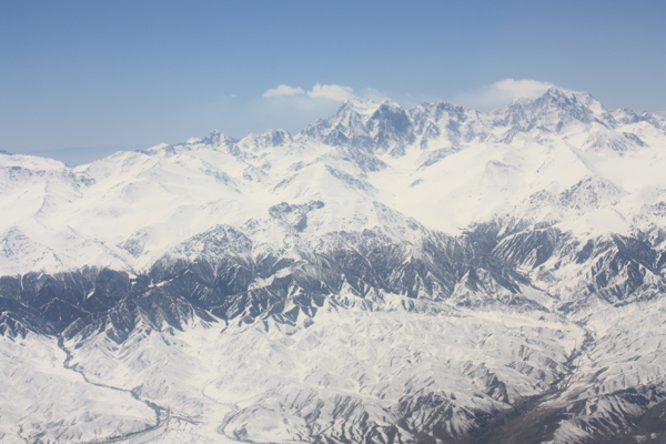 五月的天山雪