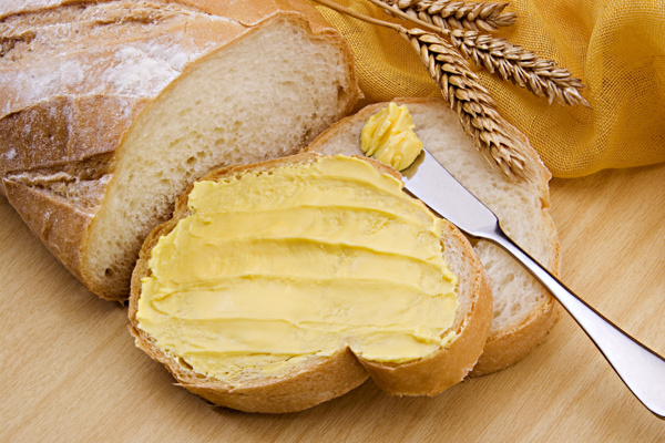 黄油面包片与麦穗