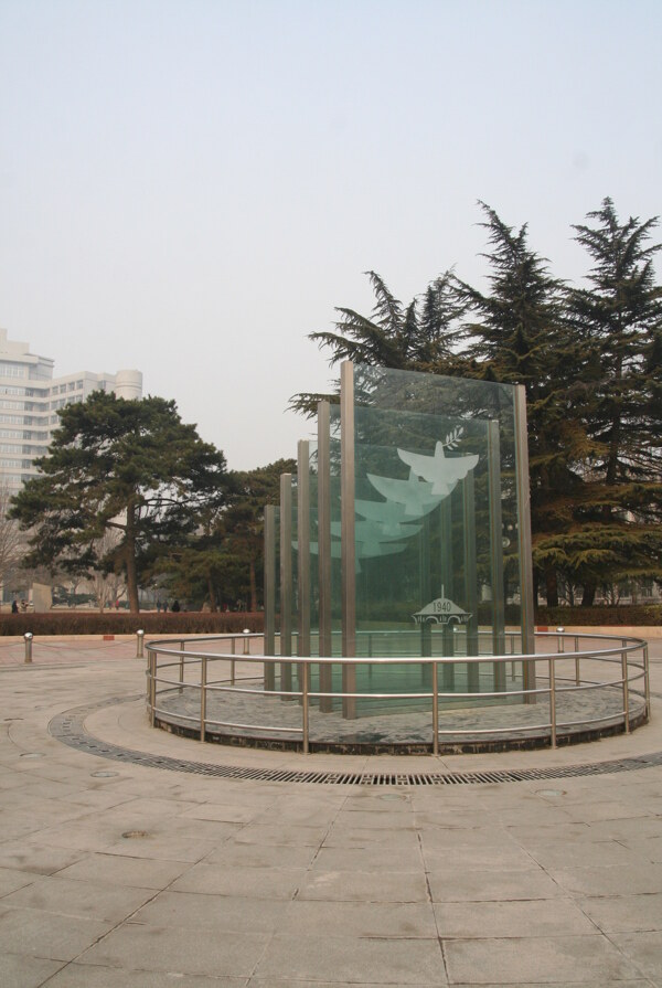 北京理工大学广场雕塑图片