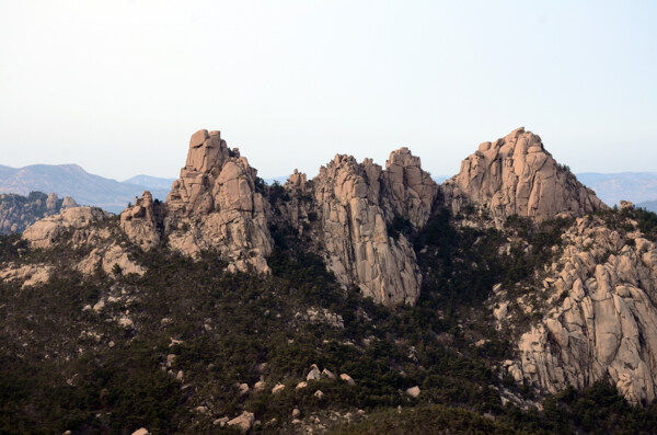 崎岖的山峰