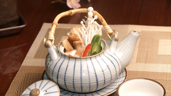 松茸茶壶汤图片