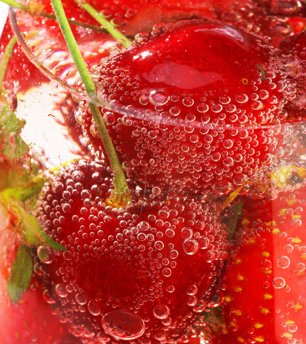 动感水珠水滴草莓樱桃图片