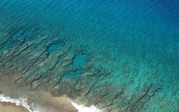 蓝色大海海滩图片