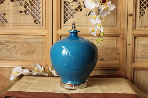 孔雀蓝陶瓷工艺品球瓶图片
