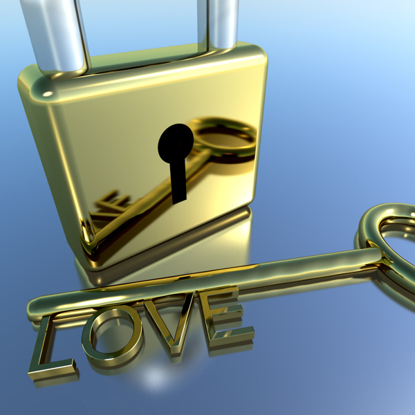 爱浪漫的情人节和情人挂锁钥匙显示