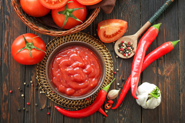 番茄酱与辣椒香料图片