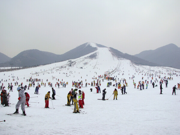 渔阳滑雪场图片