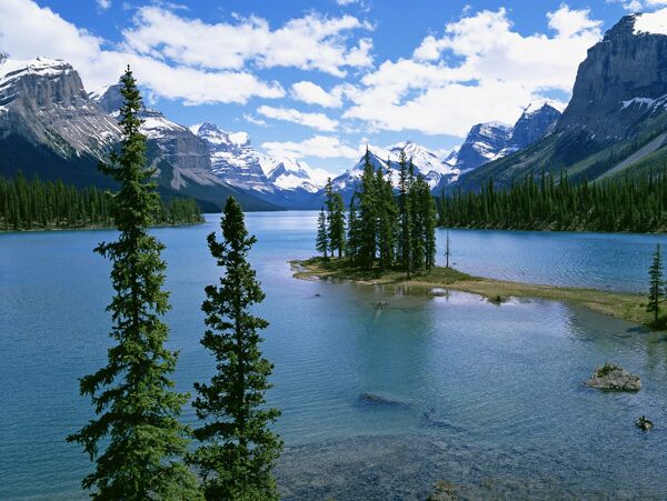 加拿大贾斯珀国家公园玛琳湖图片