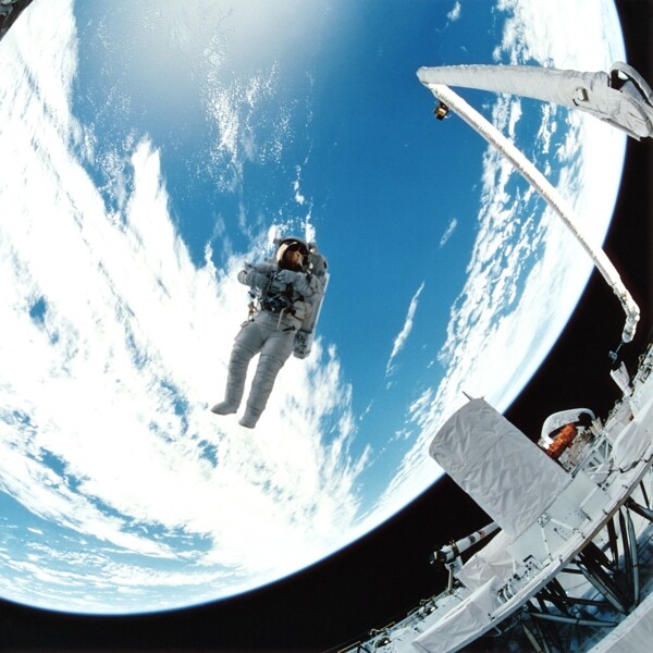 宇航员地球宇宙飞船图图片