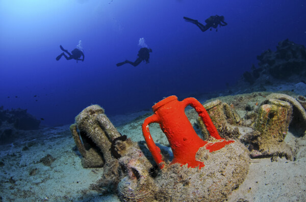 海底的陶罐
