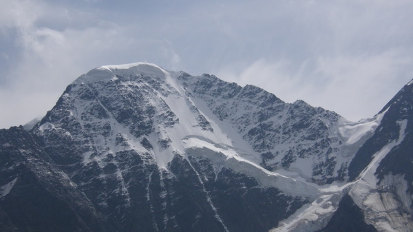 美丽雪峰风景图片