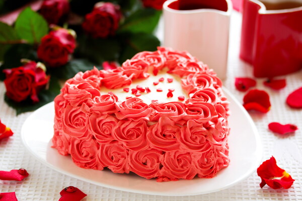 粉色心形花朵蛋糕图片