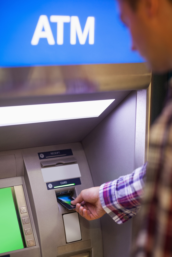 ATM机取钱图片