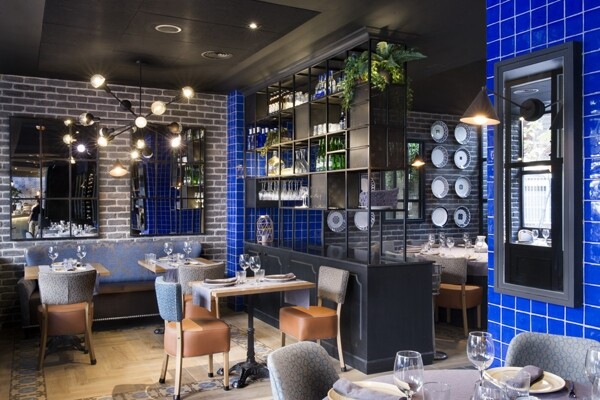 简约咖啡厅蓝色墙壁装修效果图