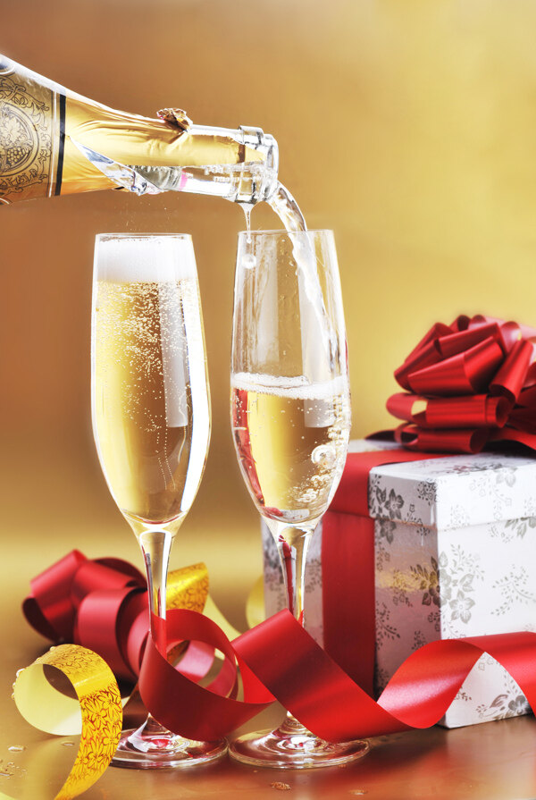 香槟与新年礼物