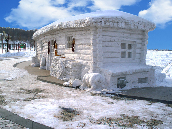 雪房子图片