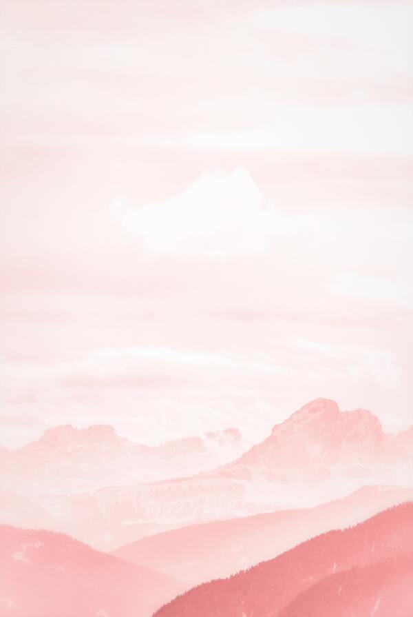 粉色山背景