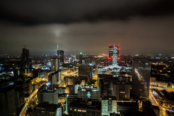 夜晚的米兰市