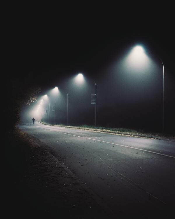 道路夜晚路灯黑白背景素材