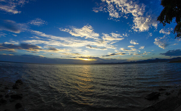 海面天空