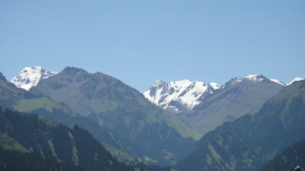 天池雪山图片