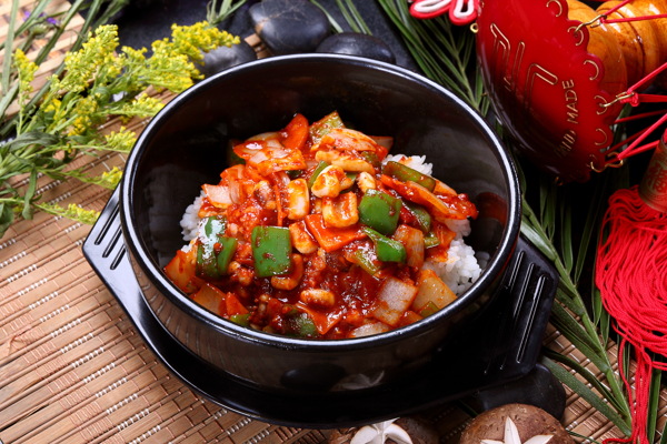 韩国美食鱿鱼拌饭图片