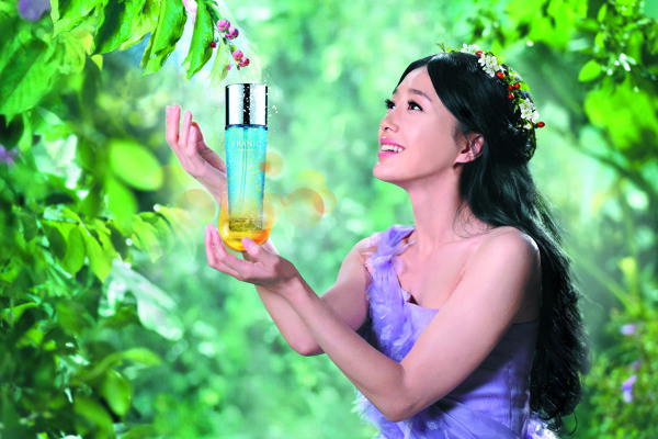 法兰琳卡菁华水广告图片