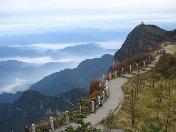 山路风景图图片