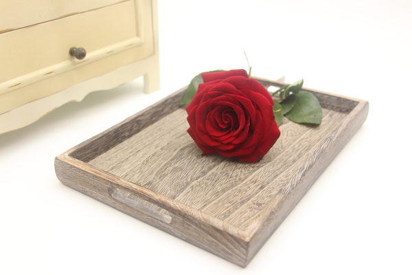 木纹托盘玫瑰图片