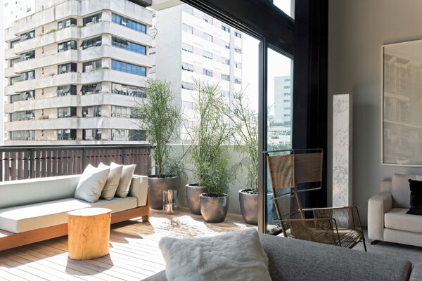 现代时尚客厅阳台纯色长沙发室内装修效果图
