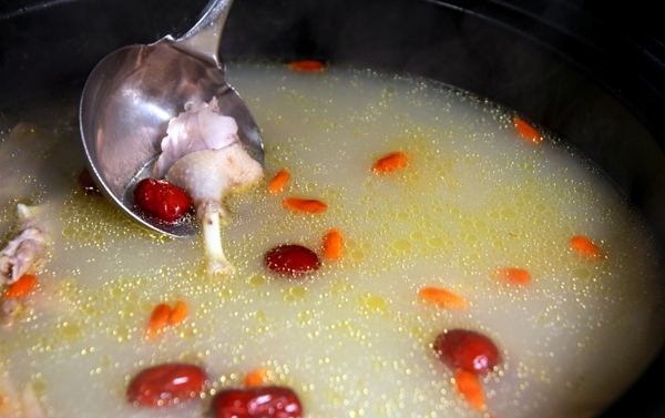 野鸭炖汤