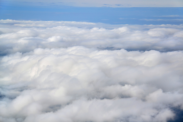 天空里的白云摄影