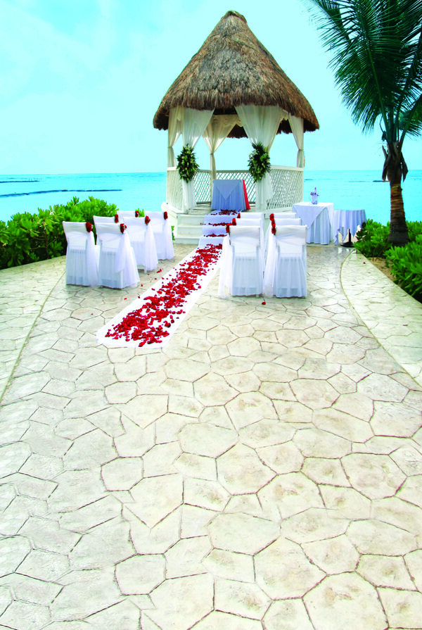 在海边的婚礼现场影楼摄影背景图片