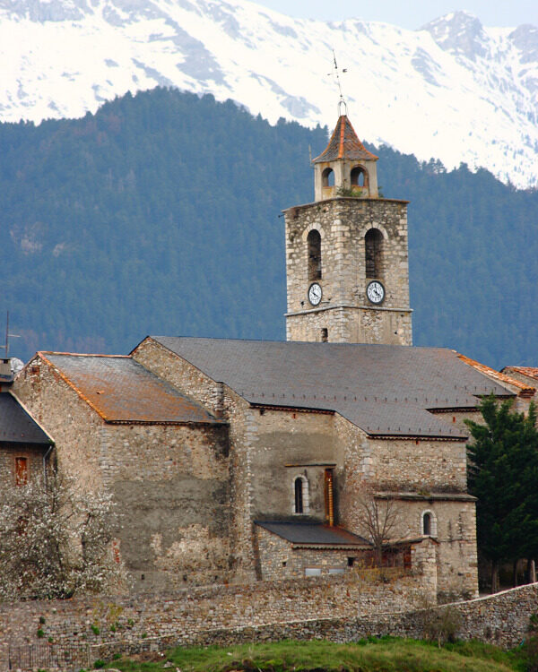 在山上的一个历史的修道院