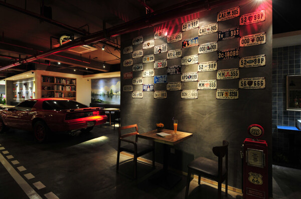 王成峰设计曼塔西汽车主题咖啡厅