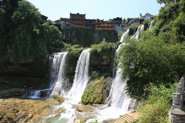 芙蓉镇瀑布图片