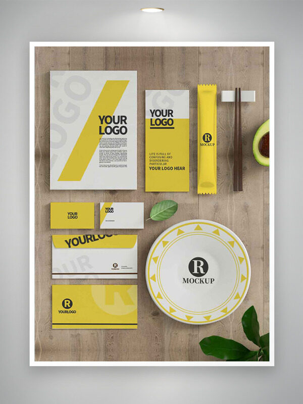 简约黄色点缀餐饮信封物料样机