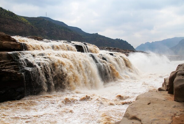 壶口瀑布气势磅礴