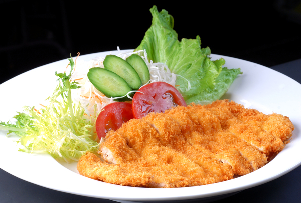 香酥美味吉利猪扒配健康营养蔬果