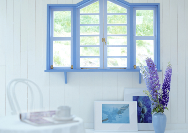 清新淡雅窗户鲜花画册室内设计图片